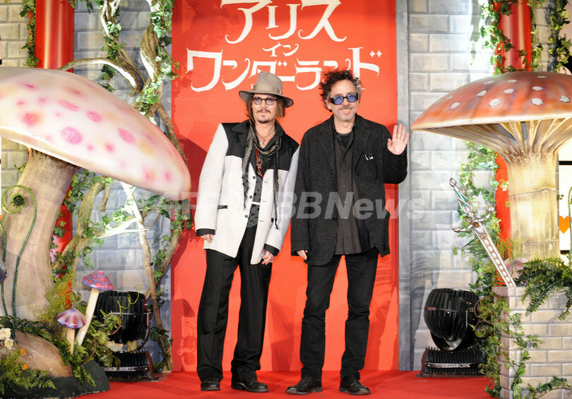 ジョニー・デップが会見「マッドハッターはかけ離れた役じゃない」