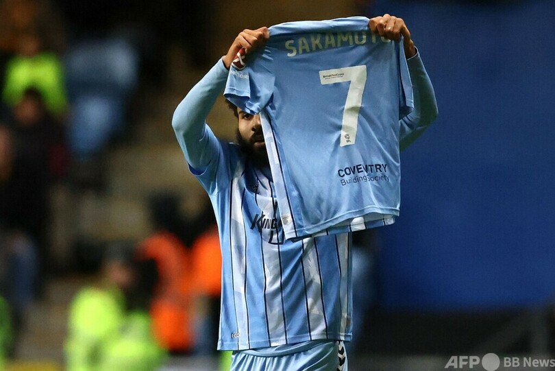 コベントリーがFA杯8強、チームメートは坂元のユニ掲げ得点喜ぶ