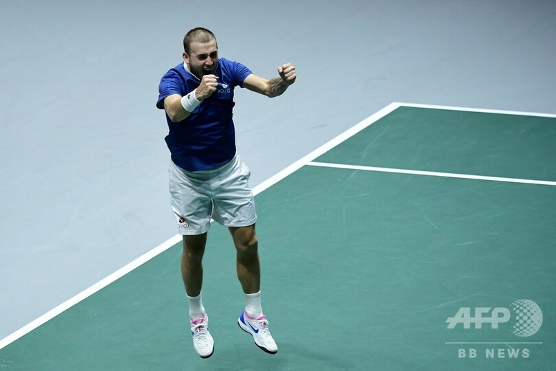 ロシアがセルビア下しデ杯4強入り、英国も準決勝進出