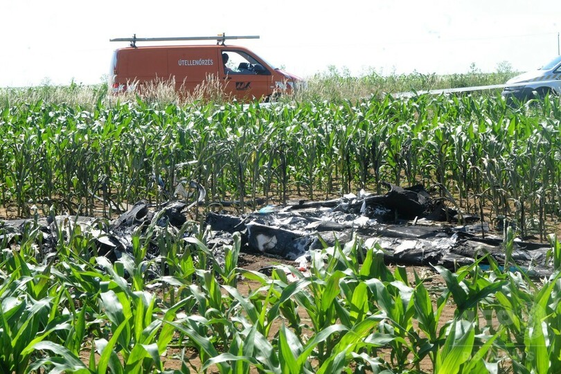 試験飛行中の「電気飛行機」が墜落、操縦士2人死亡 ハンガリー