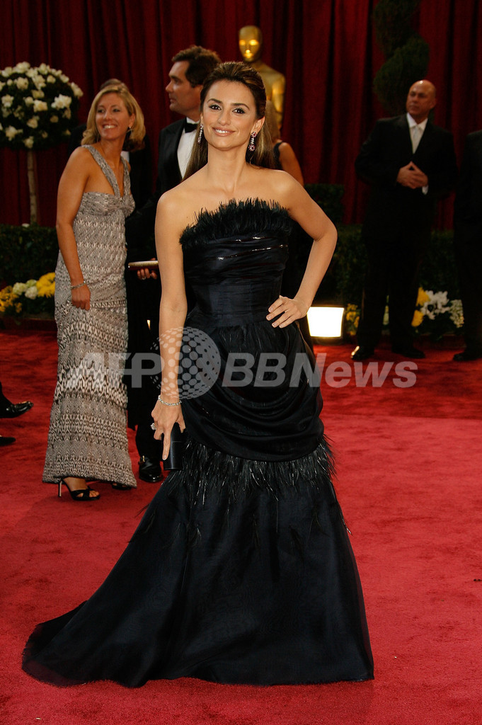 第80回アカデミー賞、ペネロペ・クルスは「シャネル」のオートクチュール