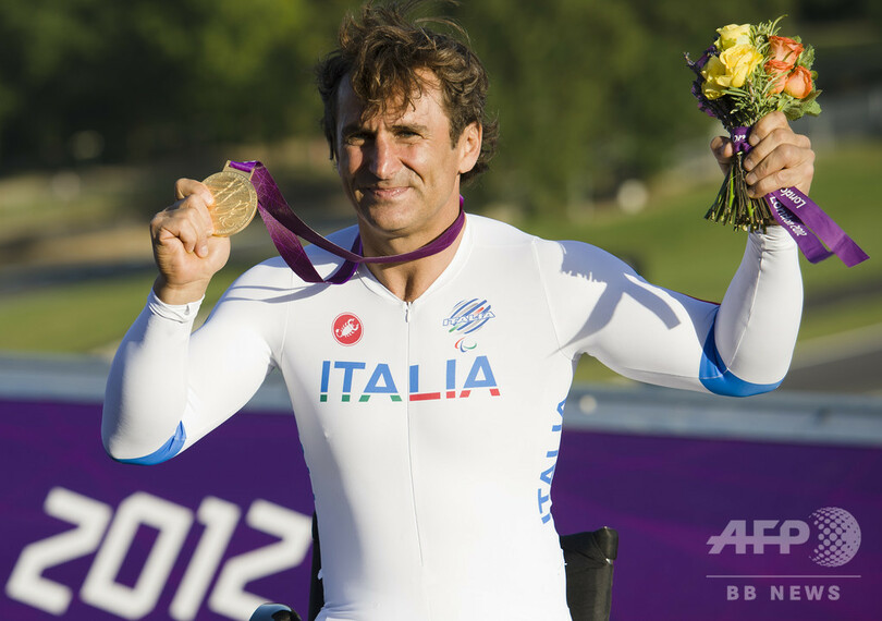 両脚切断の元F1ドライバー、衝突事故後の状態は「深刻」