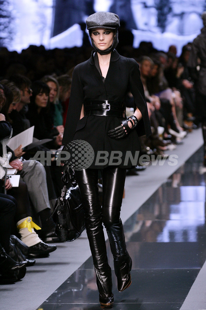 ＜07/08年秋冬パリ・コレクション＞セリーヌ、新作を発表 - フランス