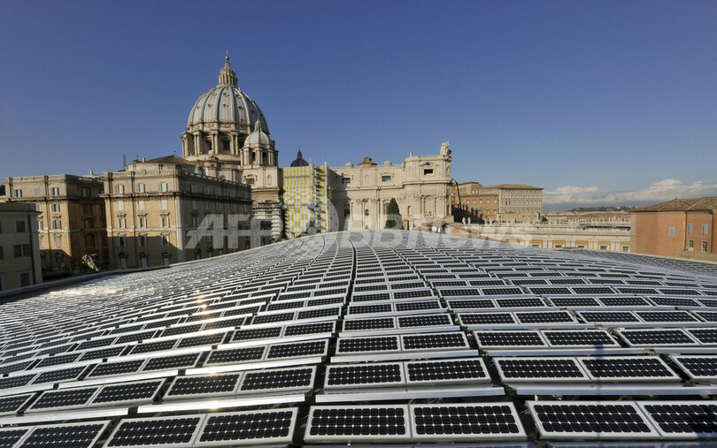 バチカンもエコ、パウロ6世ホールの屋根に太陽光発電パネル2400枚