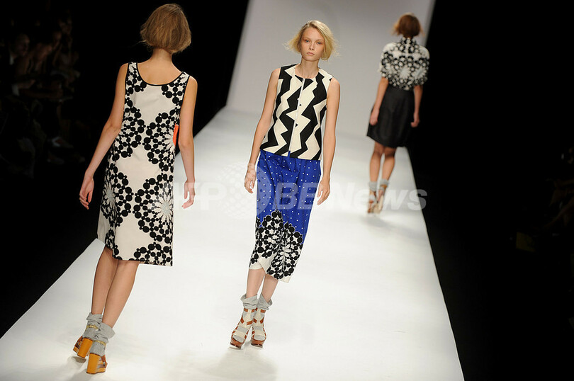 ＜10年春夏ロンドン・コレクション＞イーリー キシモト、新作を発表