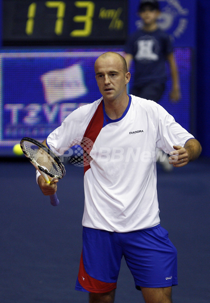 ＜男子テニス ザグレブ・インドア・トーナメント＞リュビチッチがユーズニーに競り勝ち決勝進出 - クロアチア