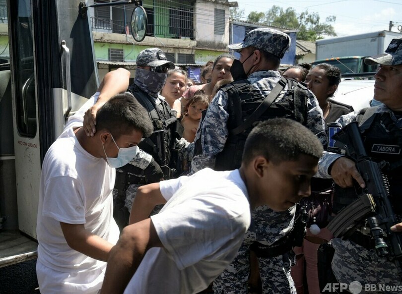 15日間で「ギャング構成員」9000人逮捕 エルサルバドル