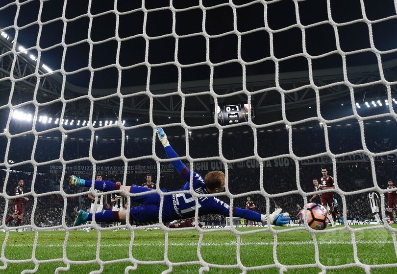 イグアインが土壇場でハートから同点弾、トリノダービーは痛み分け