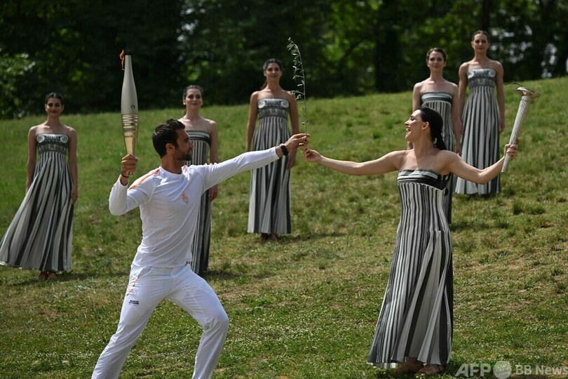 パリ五輪の聖火リレー始まる ギリシャで採火式