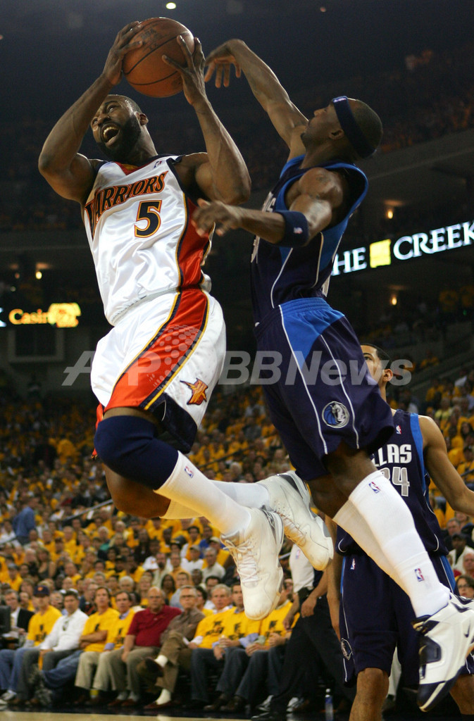 ＜06-07NBA プレーオフ＞ウォリアーズ デイビスの活躍でマーベリックスに連勝 - 米国