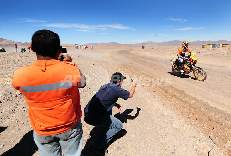 コマ 第10ステージを終え首位を守る、ダカールラリー