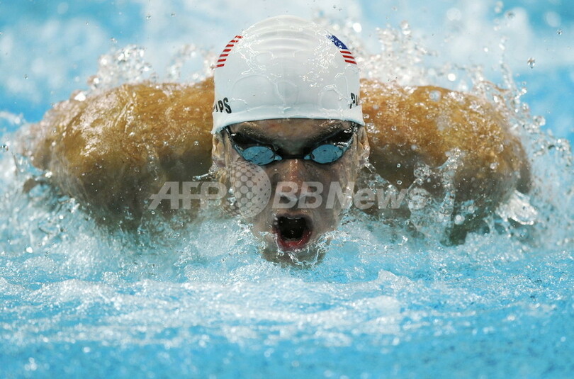 フェルプス 100メートルバタフライで準決勝進出