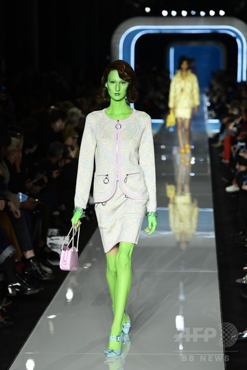 60年代を彷彿 ちょっとレトロな モスキーノ 18 19年秋冬 写真75枚 国際ニュース Afpbb News