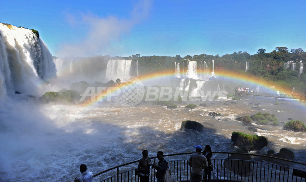 風景写真パネル 世界遺産 イグアスの滝に虹 プレゼント 誕生日 結婚 玄関 ギフト インテリア 返礼 壁掛け 模様替え 旅の思い出 贈答品 壁飾り オフィス 年祝い お祝い 新築 Iga 02 F 額要らず 雰囲気作り リビング 引っ越し アートパネル 記念日 ロビー