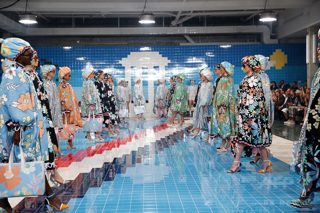 「トム ブラウン」17年春夏