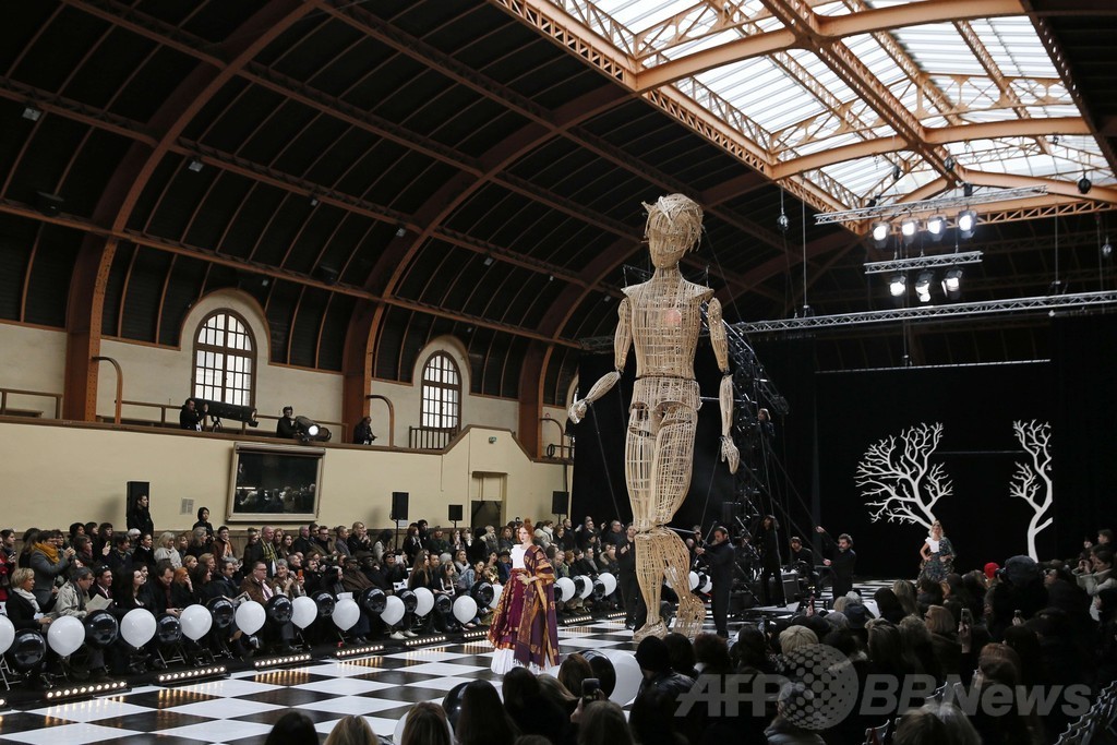 ＜14年春夏パリ・オートクチュール＞フランク・ソルビエ