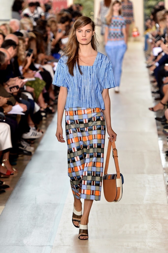 ピカソのミューズからインスピレーション、「トリー バーチ」15年春夏