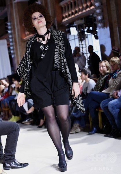 プラスサイズのファッションショー「パルプ ファッション・ウィーク」パリで開催