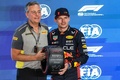 23F1第18戦カタールGP予選。ポールポジションを獲得したレッドブルのマックス・フェルスタッペン（右、2023年10月6日撮影）。(c)Giuseppe CACACE / AFP