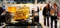 チリのサンティアゴ（Santiago）で開催の独製品展示会ExpoAlemania 2008に登場した、リンスピード（Rinspeed）社の世界初スケルトン自動車「eXasis」（2008年9月25日撮影）。(c)AFP/Martin BERNETTI