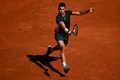 テニス、マドリード・オープン、男子シングルス準決勝。リターンを打つカルロス・アルカラス（2022年5月7日撮影）。(c)GABRIEL BOUYS / AFP
