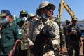 カンボジア南部ケップ州で、建設中のホテルが倒壊した現場から救出された犬（2020年1月5日撮影）。(c)TANG CHHIN Sothy / AFP
