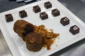 パームシュガー味のチョコレートのサンプル。シンガポールのADM研究所にて（2021年4月21日撮影）。(c)Roslan RAHMAN / AFP