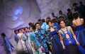 2007年9月9日、インド・ニューデリー市内で発表されたロヒット・バル（Rohit Bal）の08年春夏コレクション。(c)AFP/MANAN VATSYAYANA