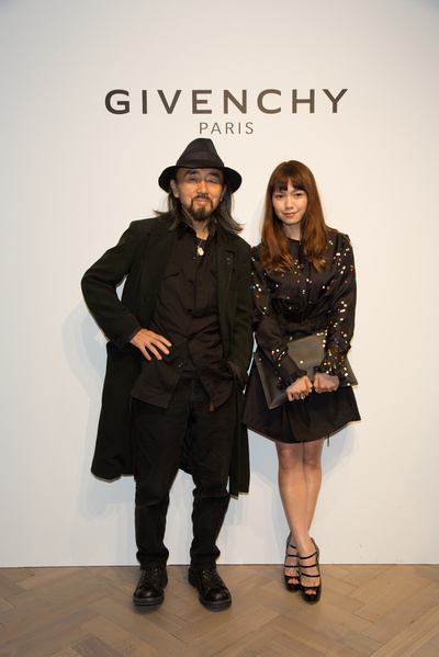 店員 干渉 尊厳 ジバンシー 表参道 Caryinnovationcenter Org