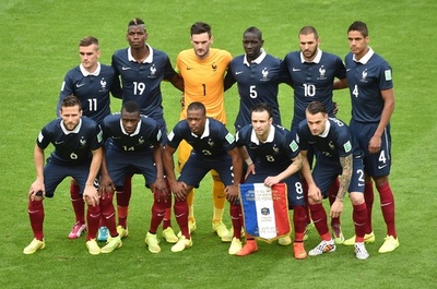 フランス対ホンジュラス、国歌なしでキックオフ