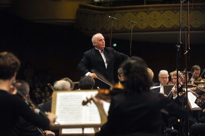 ルーマニアの偉大な作曲家の音楽祭開幕、世界の音楽家が集結