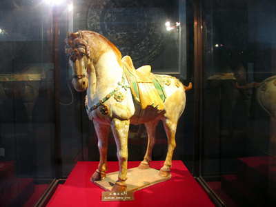 博物館の人形から「毛が生えた」と話題 ネットで「なぜ気づかない」と批判 中国