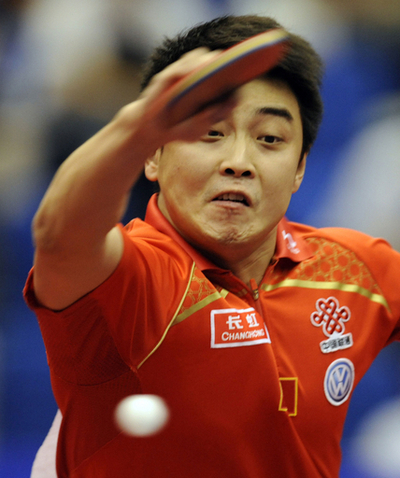 王皓が馬龍を下し決勝進出、世界卓球