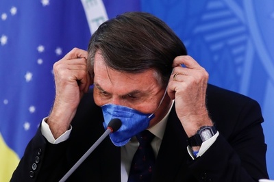 対コロナ隔離措置は「焦土作戦」、ブラジル大統領が非難