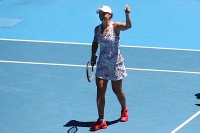 バーティまたも完勝 好調バドサも3回戦へ 全豪OP