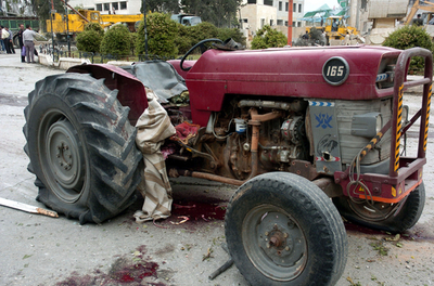 シリアのイドリブで2件の爆発、軍の建物を狙う