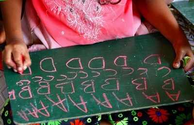 印の学校で事件続発、「生徒を監禁」「逆恨みで焼殺」