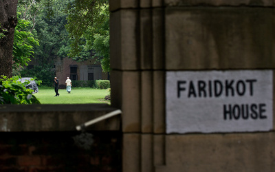 マハラジャの娘2人に遺産相続3300億円、遺書は「偽造」と認定 インド