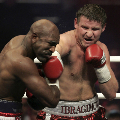 イブラジモフ ホリフィールドに判定勝ち