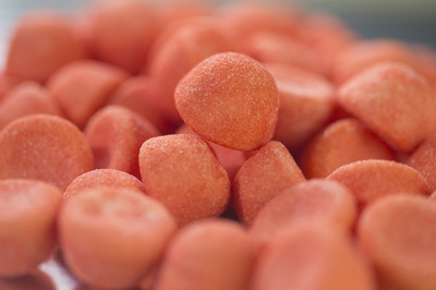 押収した「大量の麻薬」、実はイチゴ味キャンディー パリ警察