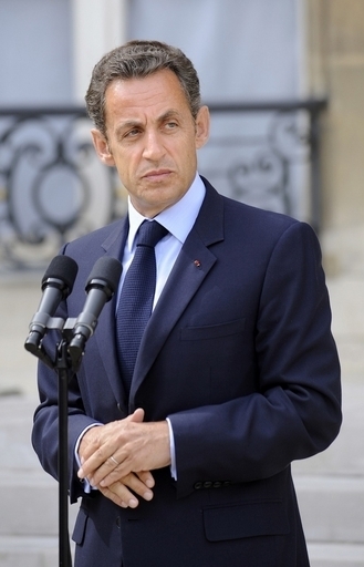 サルコジ仏大統領に銃弾入り脅迫状