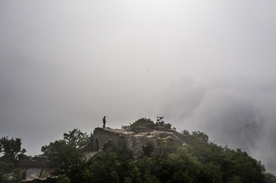 【記者コラム】壁の中のれんがの一つ──万里の長城