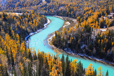 中国・西部を走る「ニューオリエント急行」 大自然や遺跡巡り観光客を魅了