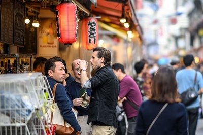 Weak yen boosts tourist wallets in Japan