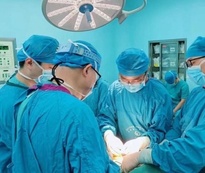 月齢5カ月の女児の腹部にまれな「寄生胎児」 ＝中国