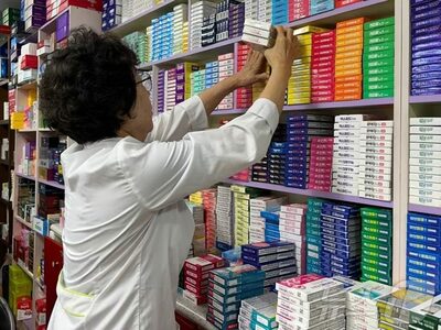 「病院を5軒回った後に来た患者も」…真夜中に光を灯す夜間薬局、ソウルに33軒