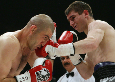 バイサングロフ 判定でタイトル奪取