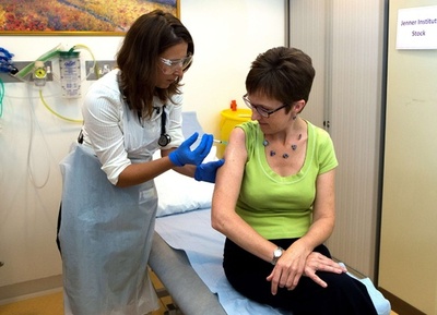 エボラ熱ワクチン、英国でも臨床試験開始 年内完成目指す