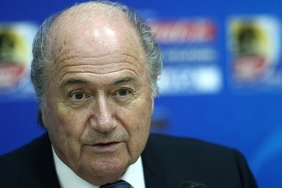 FIFA会長 臨時理事会を招集、ハンド問題と八百長疑惑で