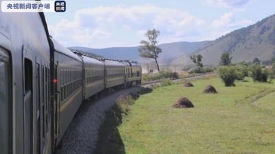 黒竜江省の森林地帯走る列車、暖房提供を前倒しで開始